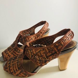 Women’s FRYE sandals heel woven dark browns light browns grayish black size 8